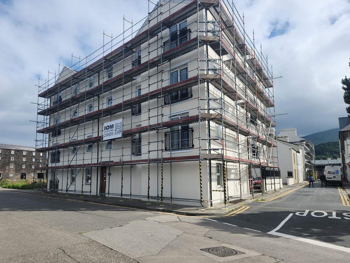 Apartment block repaint scaffold in Ramsey